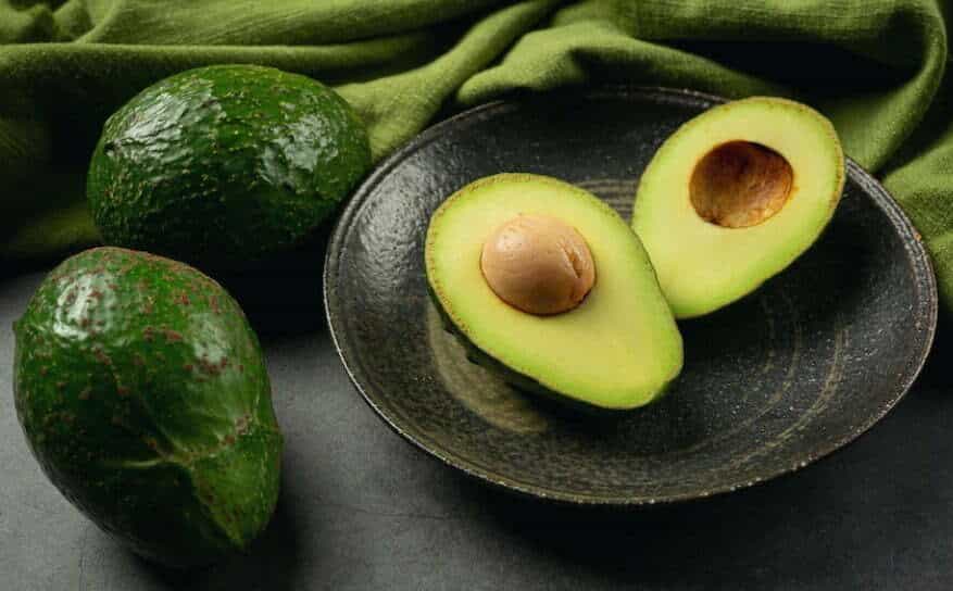 As&iacute; puede consumir la semilla de aguacate para bajar de peso