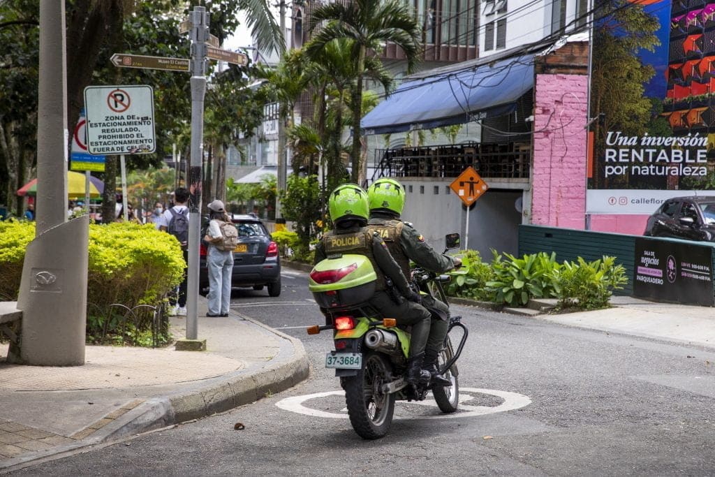 toque de queda para menores de edad en el Poblado
