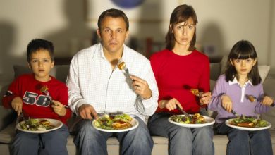 peligros de comer viendo televisi&oacute;n