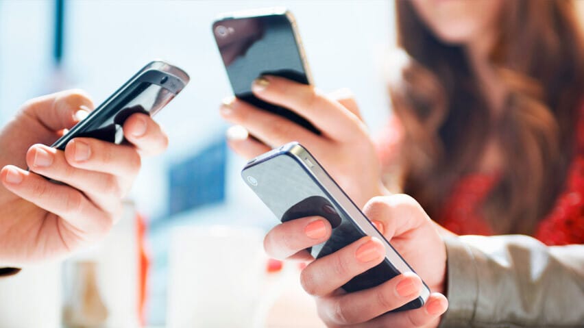 Estos son los celulares Android y Apple que dejar&aacute;n de funcionar en 2022 / Gobierno electo de Gustavo Petro dijo que no pondr&aacute; impuesto a planes de celulares / WiFi y los datos del celular / celular / nomofobia / 4 de octubre / celular / iphone