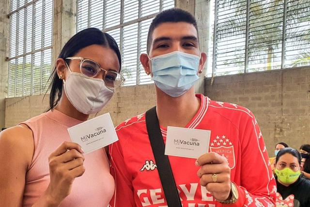 carn&eacute; con esquema completo para mayores de 12 a&ntilde;os