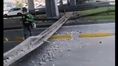 parte de estructura de puente vehicular se cay&oacute;