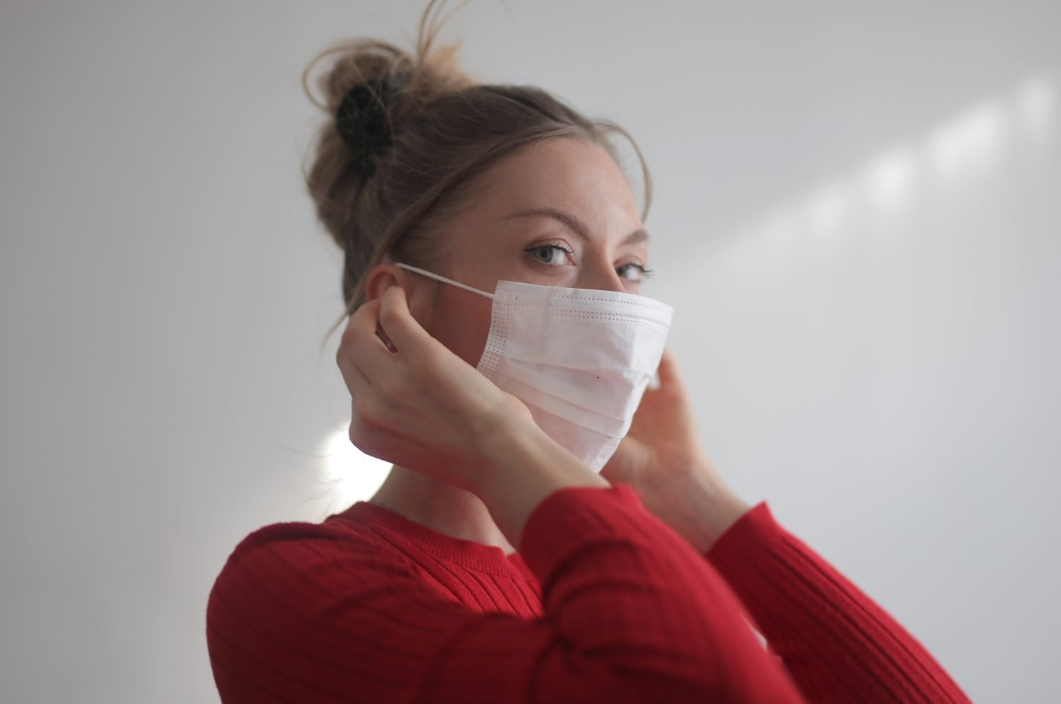 Este es el mejor tapabocas para protegerse de &oacute;micron / Espa&ntilde;a deja de usar el tapabocas | s&iacute;ndrome postcovid / covid