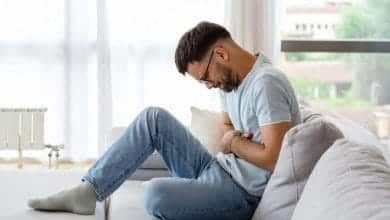 gaseosas en ayunas / dolor por gases / pepino / est&oacute;mago / aguantar las ganas de ir al ba&ntilde;o