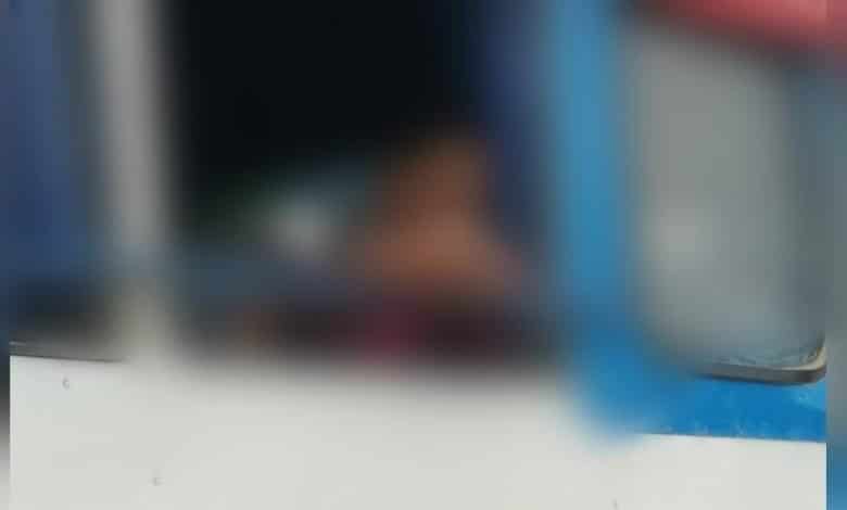 autob&uacute;s hombre muerto