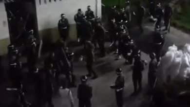 soldados del Ej&eacute;rcito se enfrentaron a palo y piedra