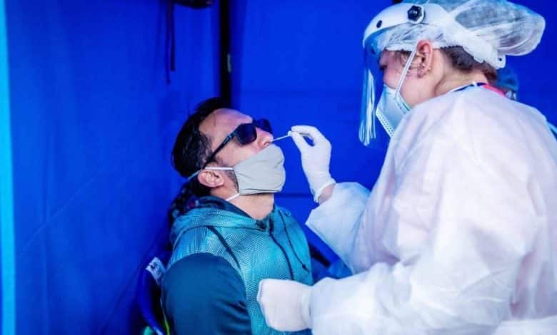 vacunaci&oacute;n y pruebas COVID-19 en Bogot&aacute;