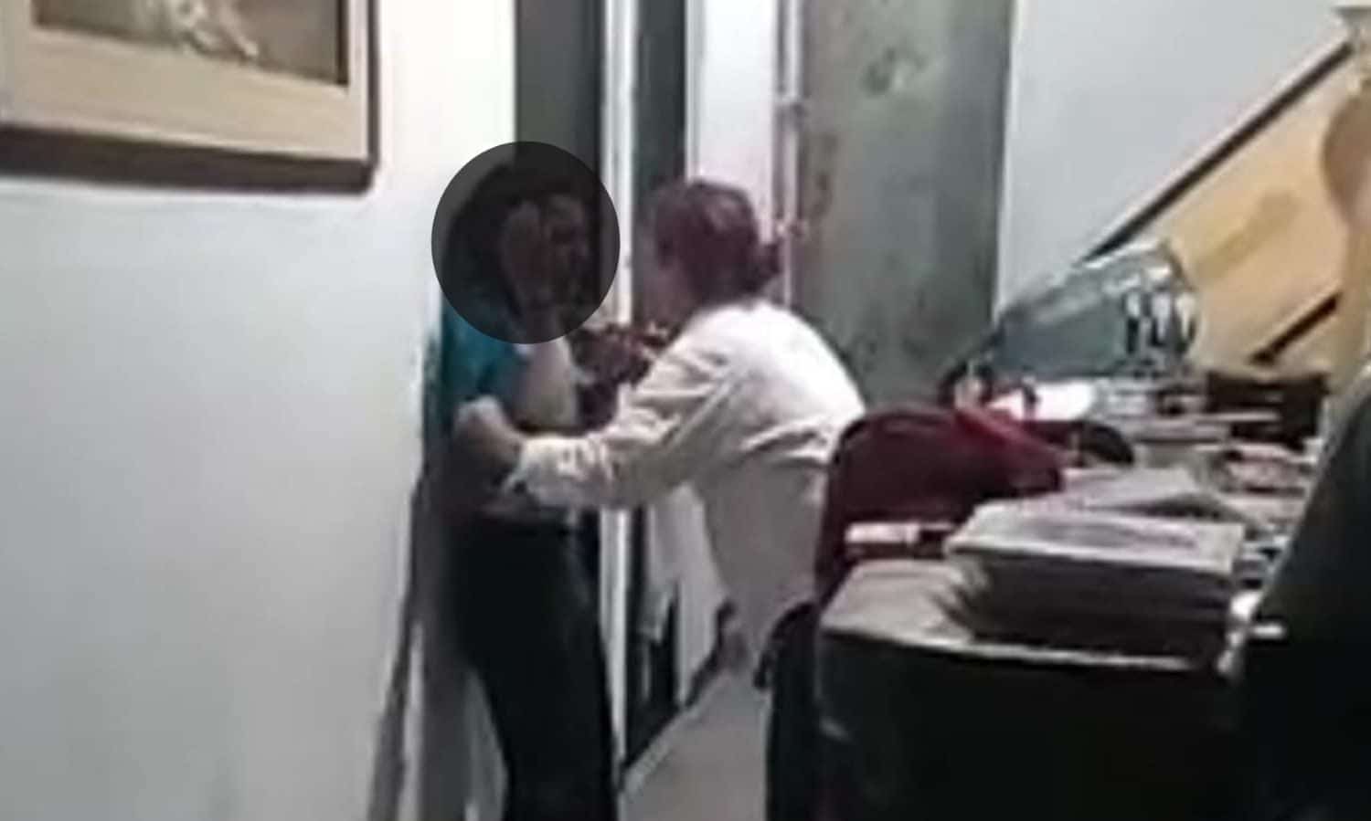 Abuela golpea a ni&ntilde;a en envigado porque denunci&oacute; a su padre por abuso