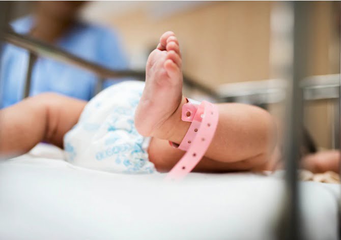 mitos sobre el cuidado de los bebés / bebé con cuatro brazos y cuatro piernas/ enfermera licor, motel - Los 5 nombres bíblicos más lindos para niña