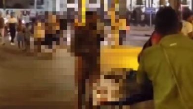 turista desnudo por el centro hist&oacute;rico de cartagena