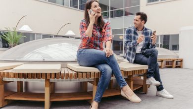 3 razones por las que debe evitar cruzar las piernas cuando se sienta