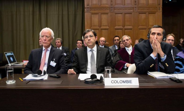 Colombia ha pagado 8.700 millones a los dos 2 abogados que defienden al pa&iacute;s en el caso de la Haya