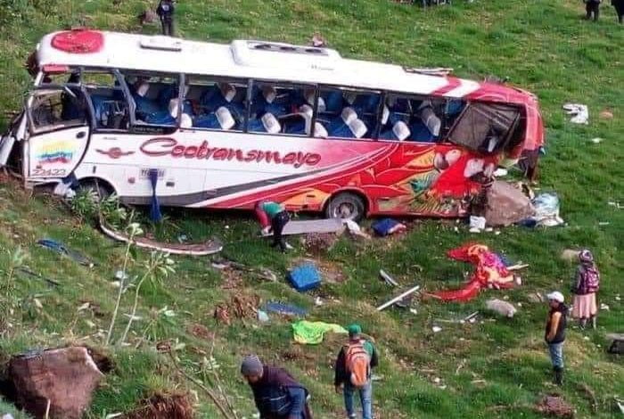 Grave accidente en v&iacute;a Mocoa-Pitalito deja al menos 5 personas sin vida y 28 heridas