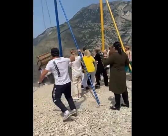 cayeron por un barranco