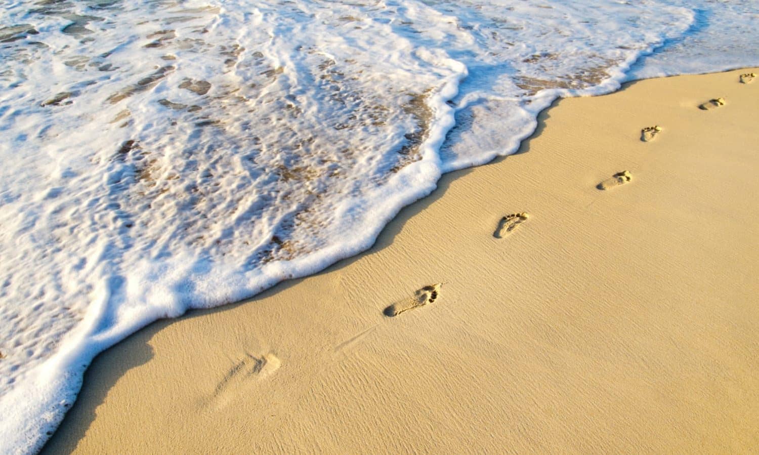 beb&eacute; en playa de Santa Marta