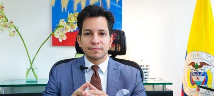 vacunaci&oacute;n contra el COVID-19