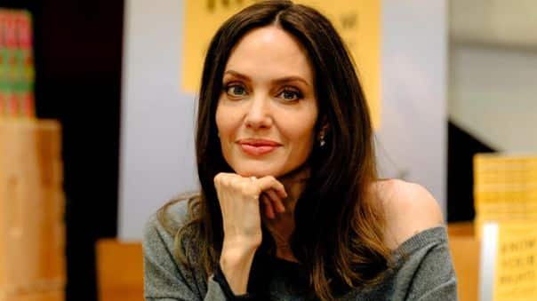 Evacuan a Angelina Jolie de una ciudad en Ucrania por alerta de ataque a&eacute;reo