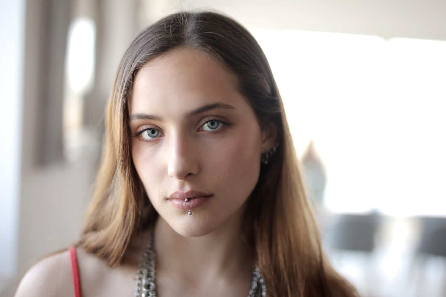 Los riesgos de ponerse piercing en el rostro o el cuerpo