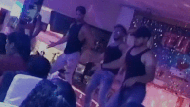 Un alcalde contrat&oacute; show de strippers para celebrar el D&iacute;a de la Madre