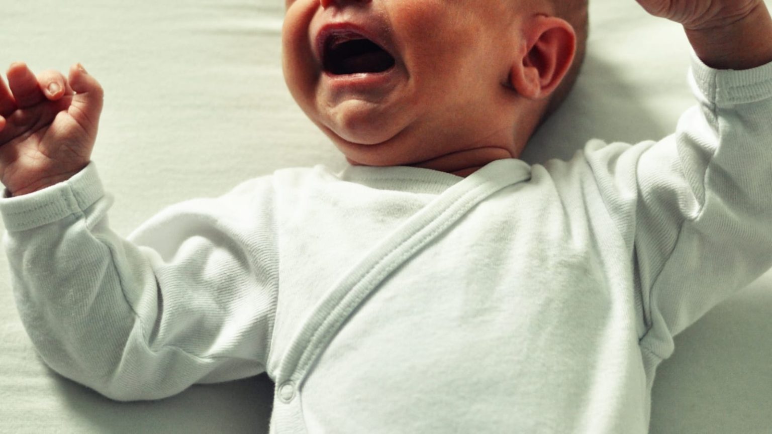 bebé niños en alquiler | recién nacida mutilación genital | recién nacido