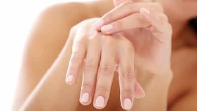 media luna en las u&ntilde;as