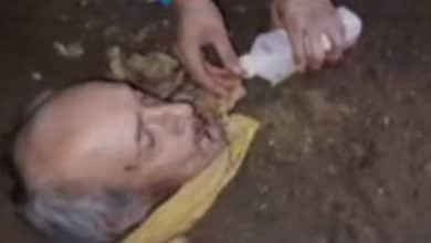 se enterr&oacute; vivo