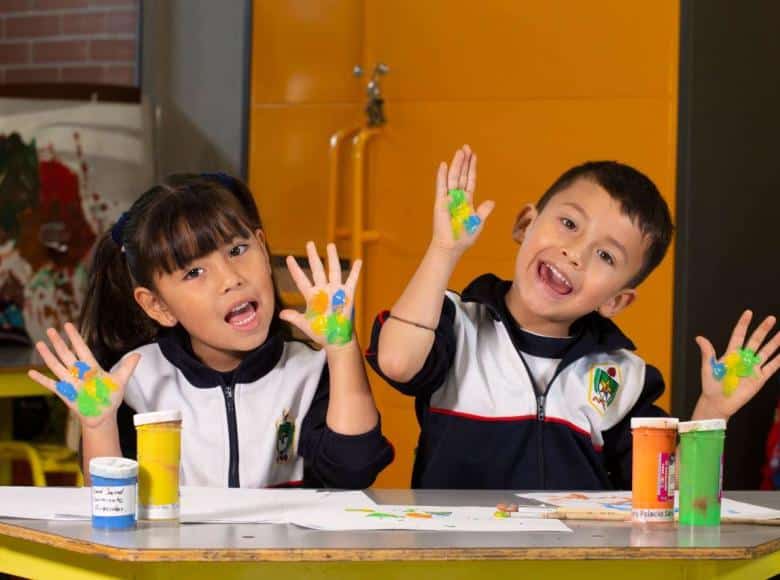 sin tapabocas en los colegios