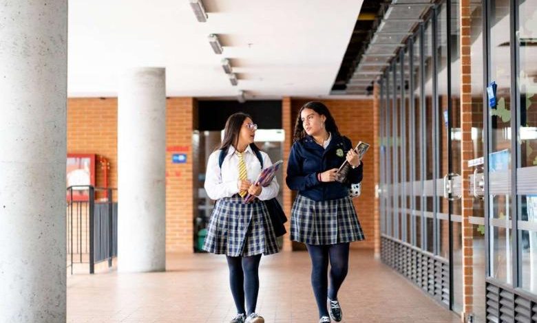 sin tapabocas en los colegios