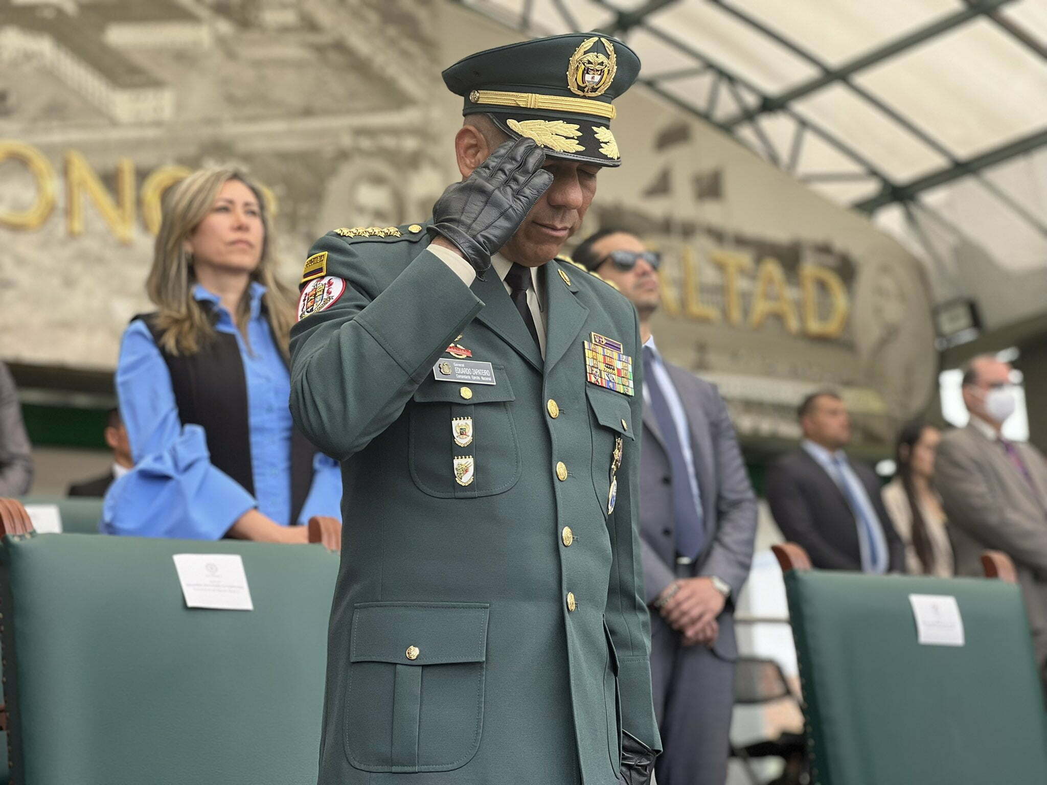 El General Eduardo Zapateiro anunci&oacute; su renuncia como comandante del Ej&eacute;rcito Nacional