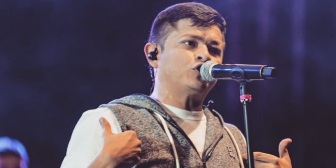 El cantante 'Mono' Zabaleta es acusado de despedir a trabajador porque vot&oacute; por Petro