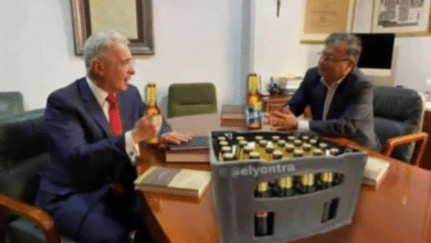 Los mejores memes que deja la hist&oacute;rica reuni&oacute;n de Gustavo Petro y &Aacute;lvaro Uribe