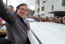 gustavo petro / carta de artistas colombianos