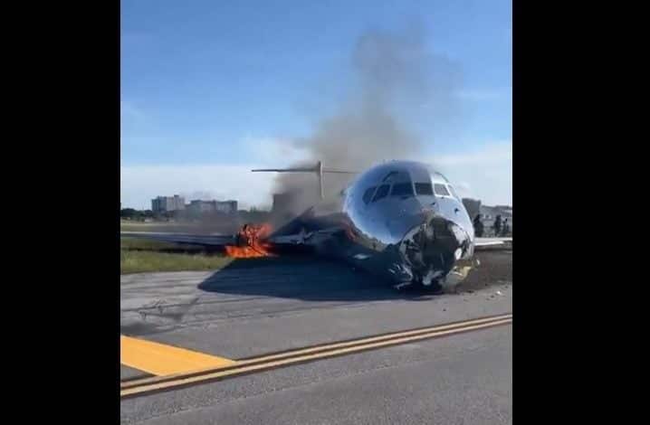 se incendi&oacute; avi&oacute;n