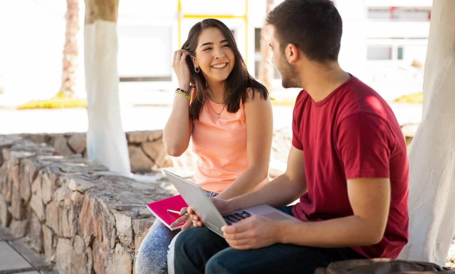 se&ntilde;ales de que le gustas a una mujer