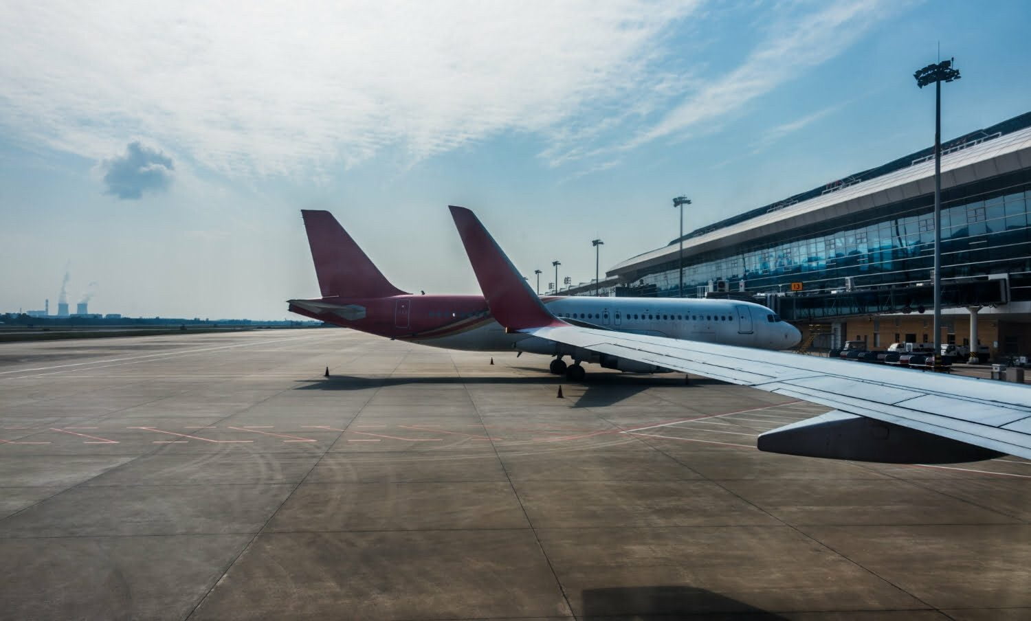 19 aerol&iacute;neas / Supertransporte sanciona a dos aerol&iacute;neas