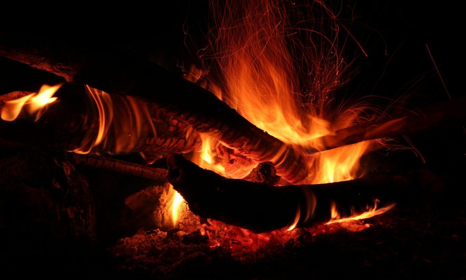 Hombre perdi&oacute; la vida luego de prenderse fuego en plena calle de Medell&iacute;n