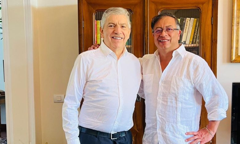 partido liberal cesar Gaviria y petro