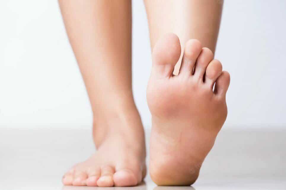 resequedad en los pies / demencia / pelo