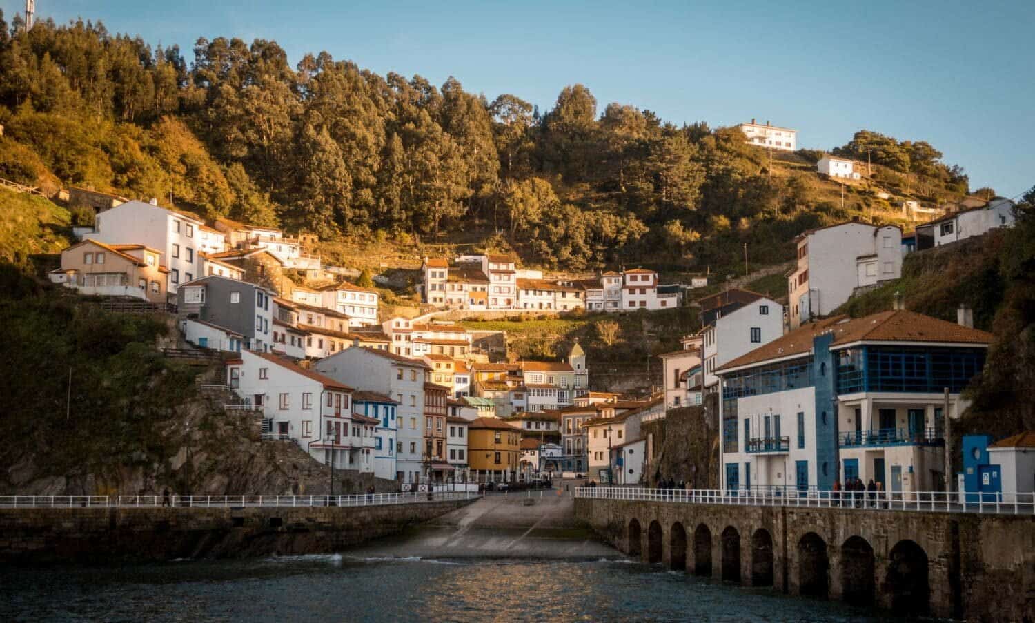 En Espa&ntilde;a le pagan a los colombianos por vivir en estos pueblos