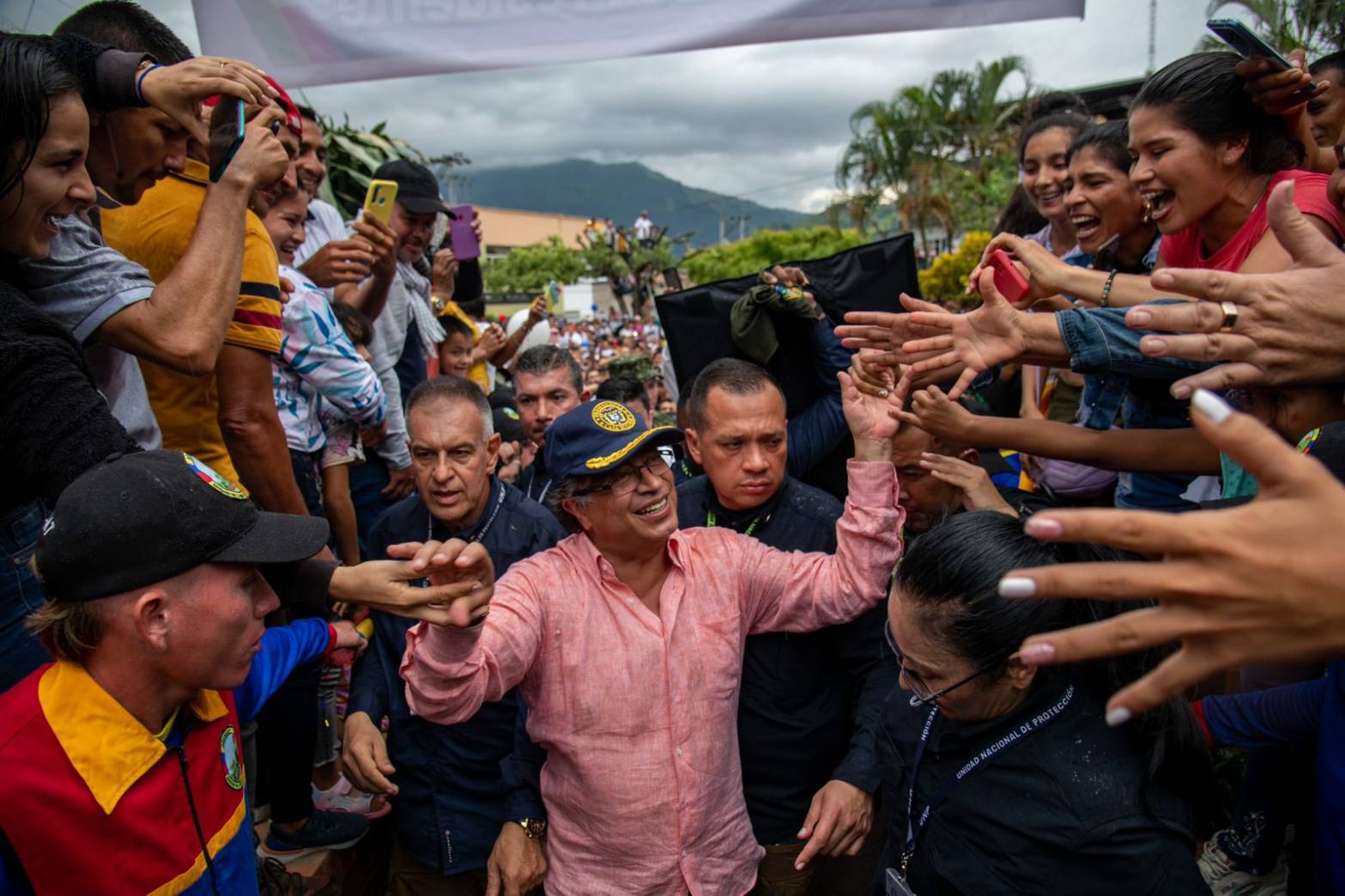 Gustavo Petro visitó zona del Catatumbo donde su avanzada fue atacada