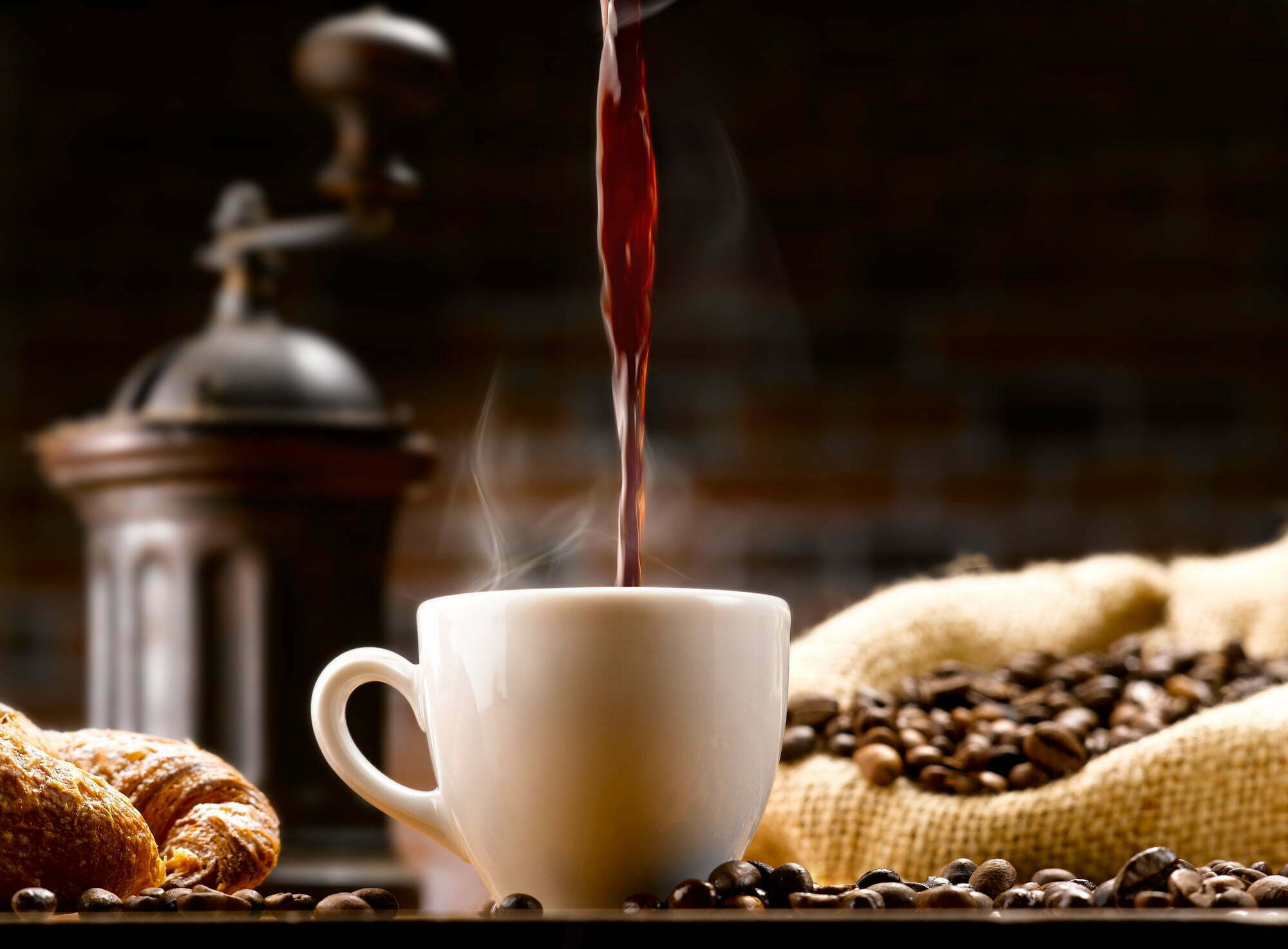 Por qué beber té o café demasiado caliente es malo para la salud