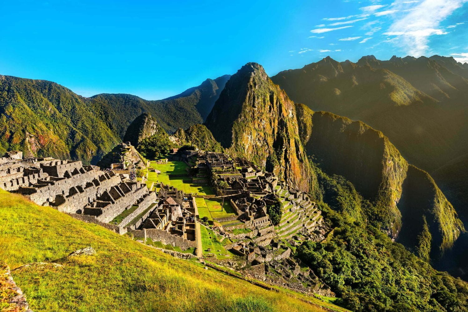 Tres turistas colombianos perdieron la vida tras caer por un abismo en Machu Picchu / lugares abandonados