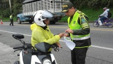 comparendo por irrespeto a la autoridad - mal estacionado