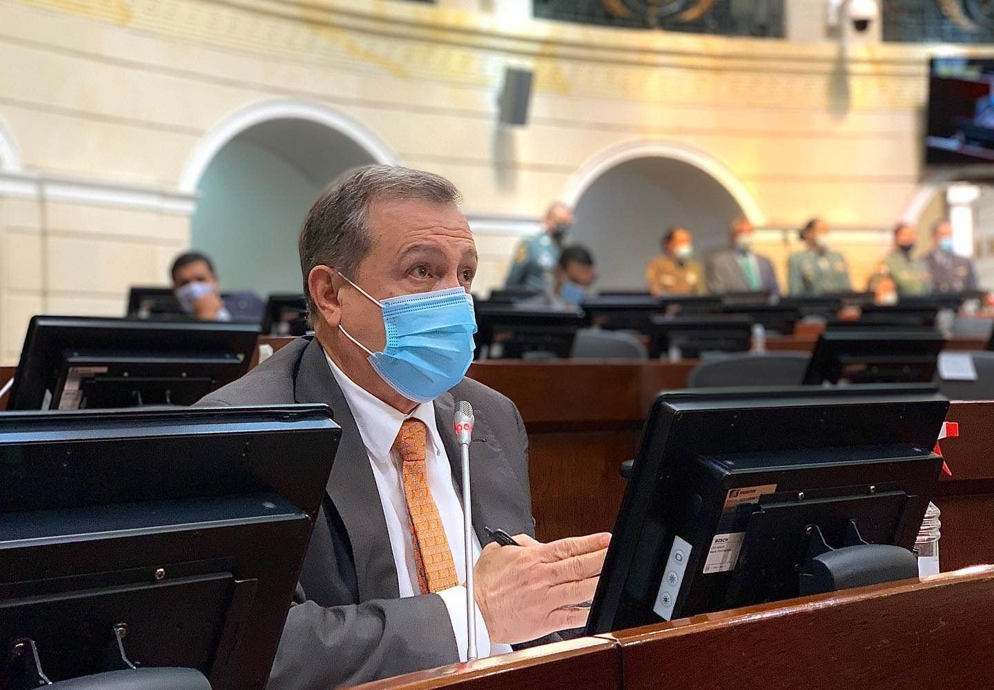 Ernesto Mac&iacute;as centro democr&aacute;tico