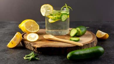 agua de lim&oacute;n y pepino