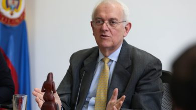 ministro de hacienda salario m&iacute;nimo