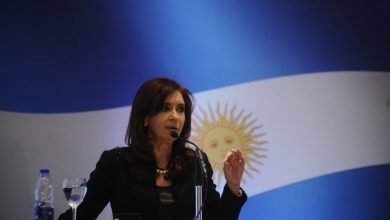 Le apuntaron con un arma en la cabeza a la vicepresidenta de Argentina, Cristina Kirchner