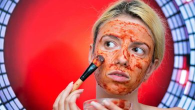 Los efectos de aplicar el tomate con az&uacute;car en el rostro