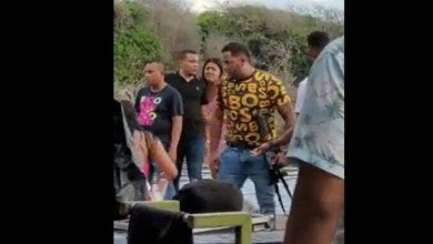 personas peleando en fiestas de puerto colombia