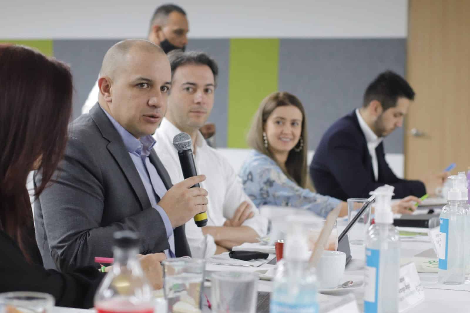 gerente de EPM habla en mesa de di&aacute;logo